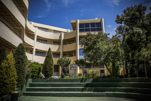 Σύγχρονα Εκπαιδευτήρια Μάνεση