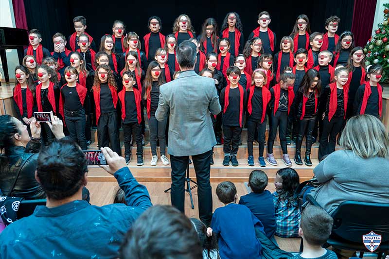 Το «Χωριό των Αστεριών» έλαμψε για τις «Παιδικές Καρδιές», τον Σύλλογο Βορείου Ελλάδος για Άτομα με Συγγενείς Καρδιοπάθειες.